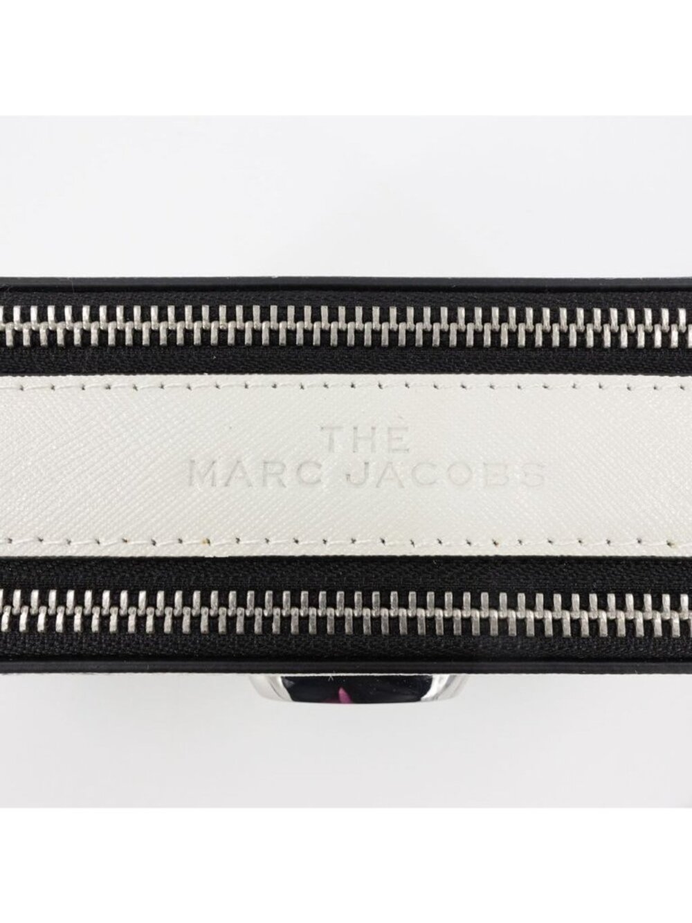 Marc Jacobs x Peanuts Snoopy The Snapshot Logo Plaque Crossbody Bag White OS - Picture 11 of 14
